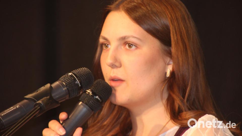 Tochter Fabiola Rubenbauer moderierte den Abend. Bild: Konrad Rosner