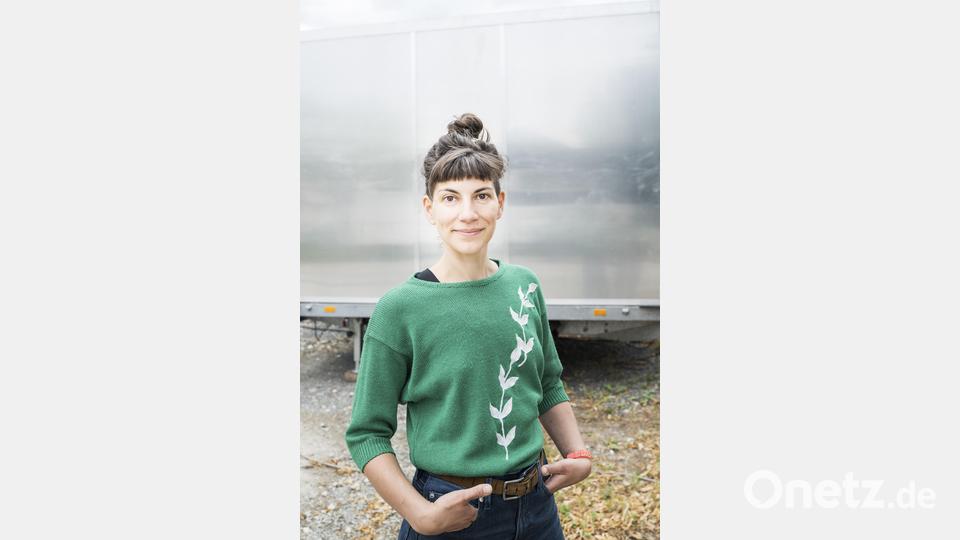 Anja Gmeinwieser liest aus ihrem Debütroman „Wir Königinnen“. Bild: Linda Sier