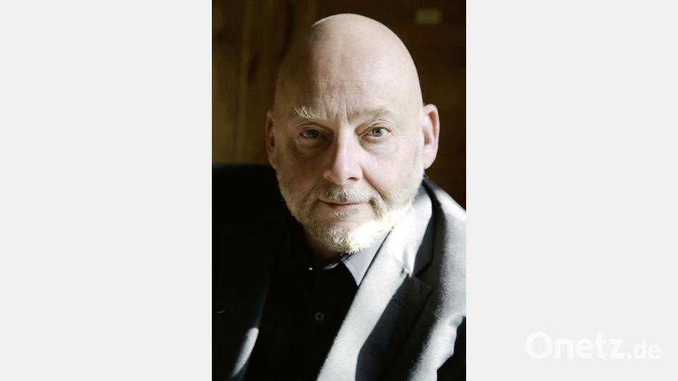 Thomas Hettche liest aus seinem aktuellen Roman „Liebe“. Bild: Joachim Gern