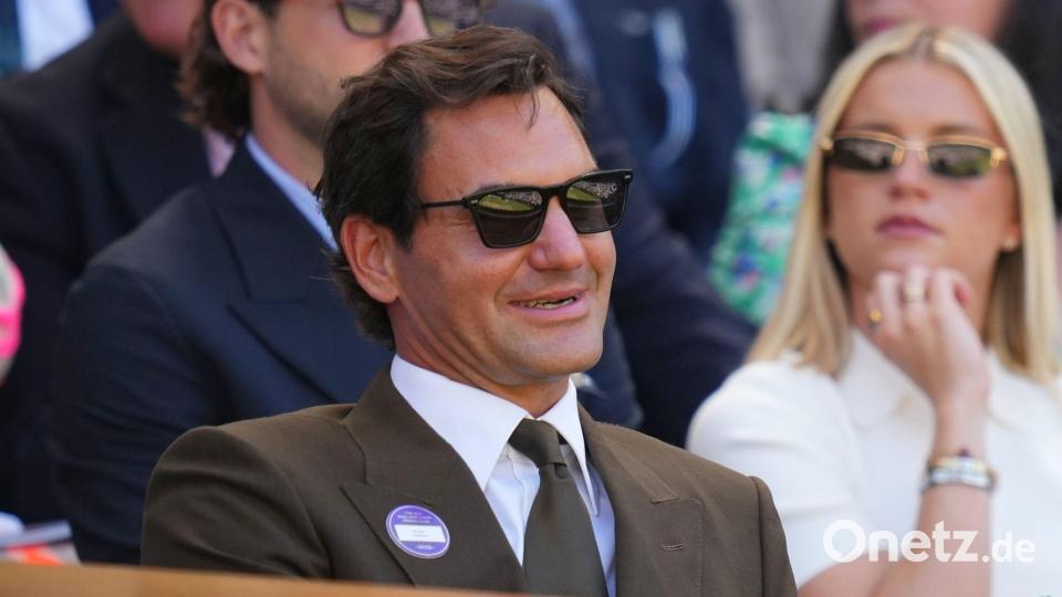Die Schweizer Tennisikone Roger Federer zu Besuch in Wimbledon. Bild: Kirsty Wigglesworth/AP/dpa