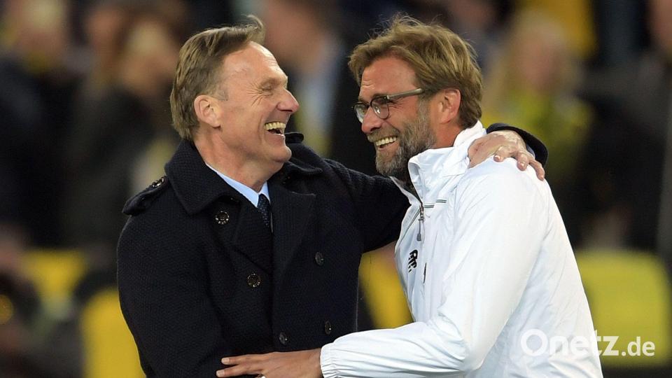 Zwei, die miteinander können: Hans-Joachim Watzke (l) und Jürgen Klopp. (Archivbild) Bild: Federico Gambarini/dpa