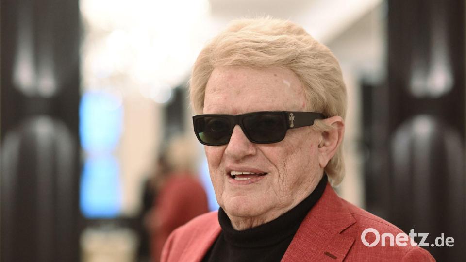Heino will sich auch von der AfD nicht politisch vereinnahmen lassen. (Archivbild) Bild: Robert Michael/dpa