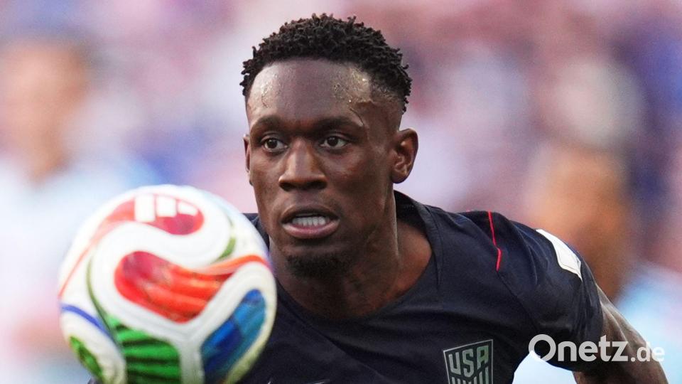 Durfte gegen Belgien trotz Roter Karte im Spiel zuvor ran: US-Stürmer Folarin Balogun. Bild: Manu Fernandez/AP/dpa