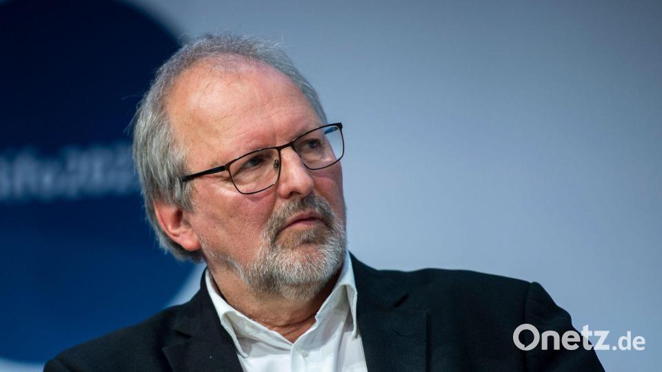 Bildungsexperte Heinz-Peter Meidinger findet den Notentrend an deutschen Schulen bedenklich. (Archivbild) Bild: Christophe Gateau/dpa