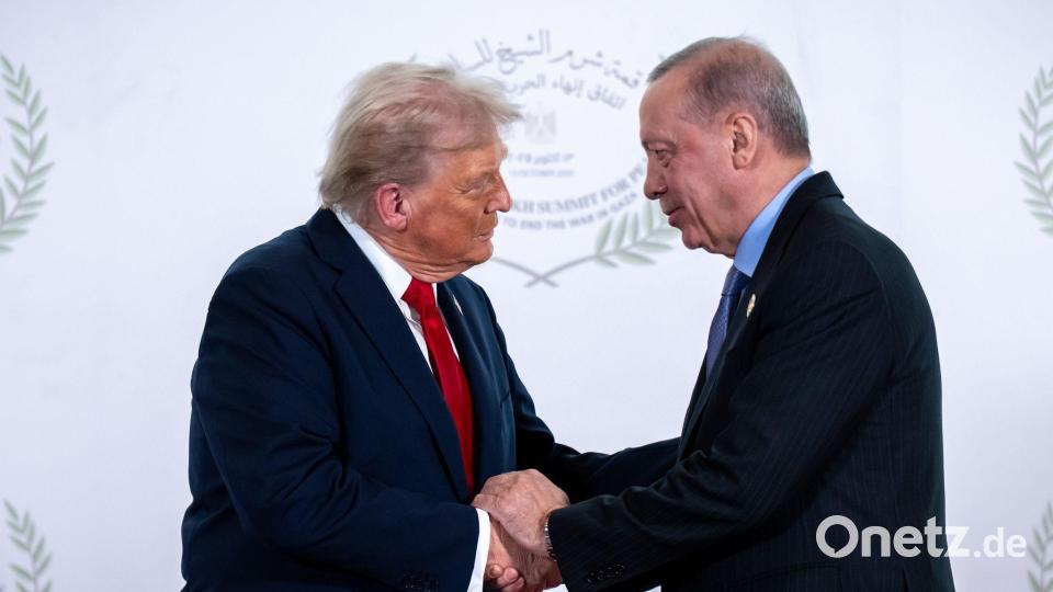 Trump und Erdogan pflegen eine enge Beziehung. (Archivbild) Bild: Michael Kappeler/dpa