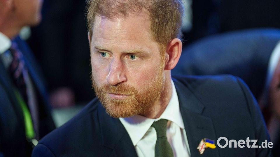 Der britische Prinz Harry traf am Montag zu einem mehrtägigen Aufenthalt in seiner alten Heimat ein. (Archivbild) Bild: Evgeniy Maloletka/AP/dpa