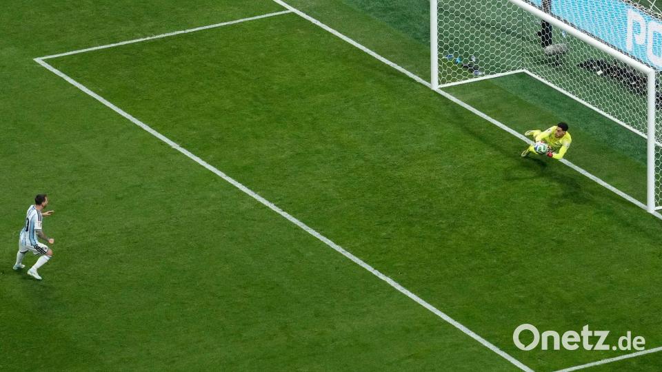 Schon wieder: Messi scheitert aus elf Metern. Bild: Chris Carlson/AP/dpa