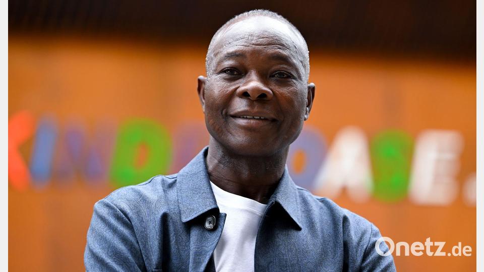 Der preisgekrönte Architekturprofessor Francis Kere hat das Kita-Gebäude entwickelt. Bild: Sven Hoppe/dpa