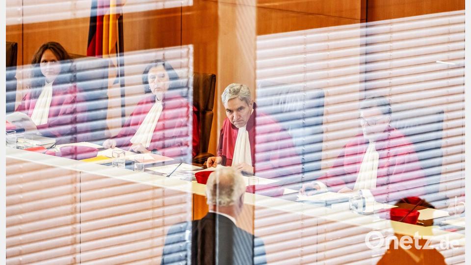 Gerügt wurden laut Gerichtspräsident Stephan Harbarth Verstöße gegen eine Vielzahl von Grundrechten. Bild: Uli Deck/dpa