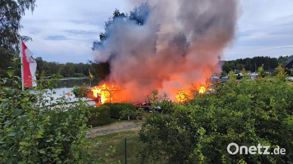 Am Dienstagmorgen ist auf einem Campingplatz in Eschenbach ein Feuer ausgebrochen. Bild: Jürgen Masching