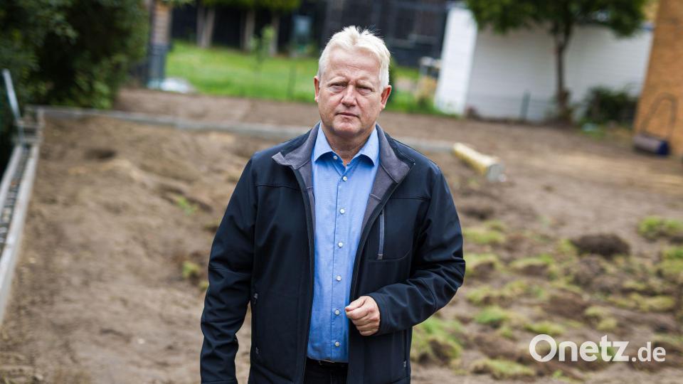 Stadtheimatpfleger Thorsten Wendt hält den Knochenfund für außergewöhnlich. Bild: Moritz Frankenberg/dpa