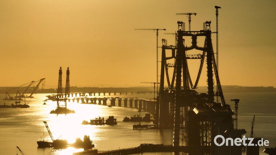 Eine Drohnenaufnahme zeigt die Baustelle der Xiamen-Kinmen-Brücke in der südostchinesischen Provinz Fujian. Bild: Lin Shanchuan/XinHua/dpa