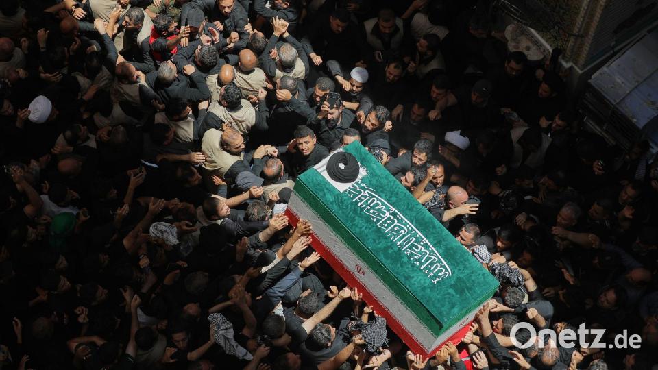 Trauerfeierlichkeiten für verstorbenen geistlichen Führer Ali Chamenei im Irak. Bild: Anmar Khalil/AP/dpa