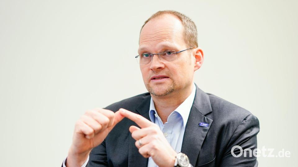 BASF will den weltweit größten Standort laut Elvermann wieder in die Gewinnzone bringen. (Archivbild) Bild: Uwe Anspach/dpa