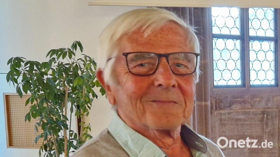 Peter Zahn gab im Mai 2026 nach 30 Jahren sein Amt als Umweltschutzbeauftragter in Sulzbach-Rosenberg ab. Doch als mahnende Stimme ist er immer noch aktiv. Bild: Tobias Gräf