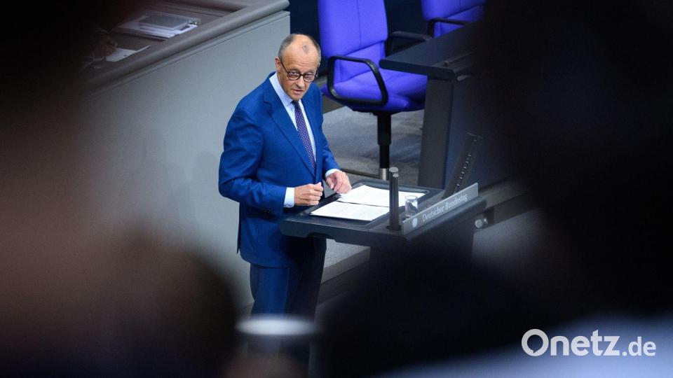 Kurz vor der Sommerpause gibt der Kanzler noch einmal eine Regierungserklärung ab. Bild: Bernd von Jutrczenka/dpa