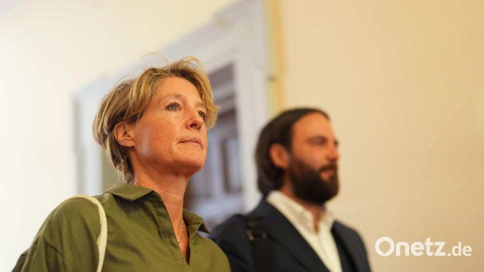 Die Öffentlichkeit musste beim Prozess erst einmal draußen bleiben. Bild: Marcus Brandt/dpa