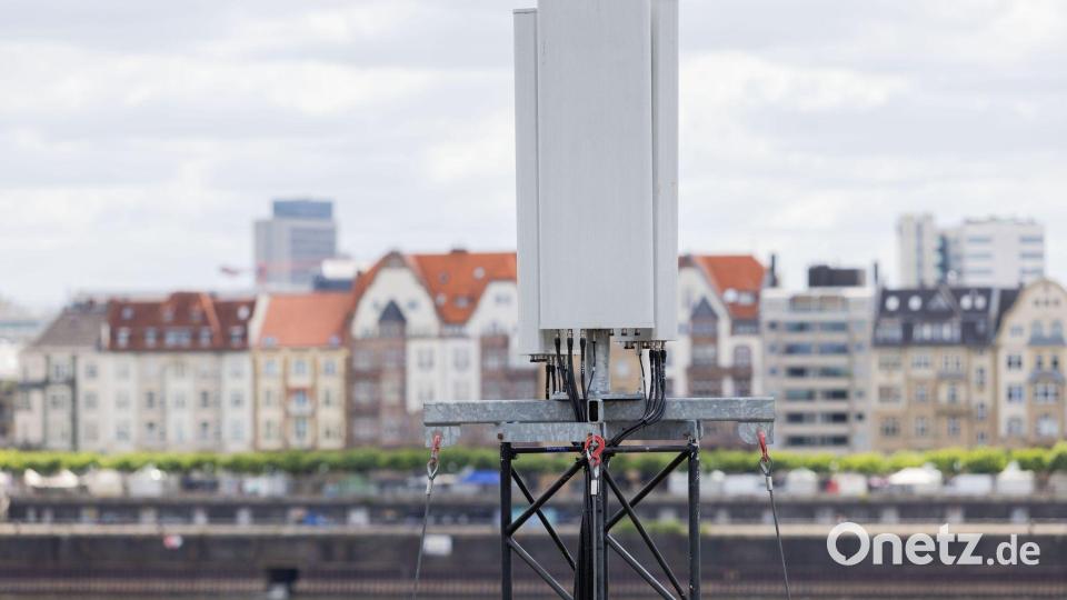 5G-Antennen am Düsseldorfer Rheinufer - da dürfte die Verbindung ziemlich gut sein. Bild: Rolf Vennenbernd/dpa