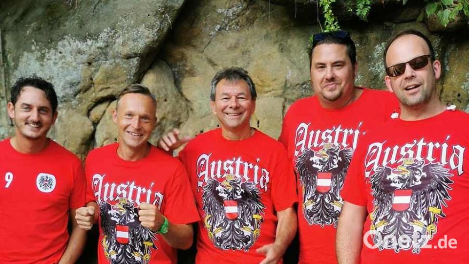 Die Band „Austria G'fühl“ spielt Austropop-Hits beim Maffeispiele-Festival. Bild: Austria G'fühl