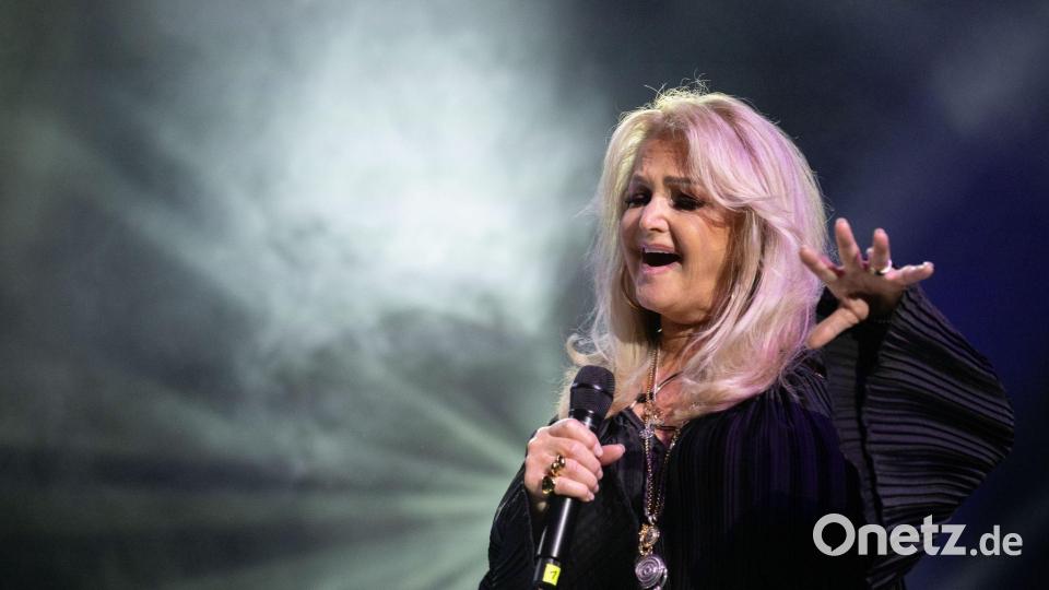 Ab Sommer hatte Bonnie Tyler wieder auf große Tournee gehen wollen. (Archivbild) Bild: Sebastian Gollnow/dpa