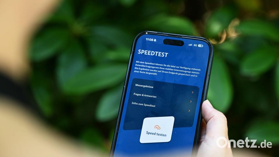 Wie ist mein Handyempfang? Zehntausende Menschen zückten ihr Smartphone, um diese Frage zu klären. Bild: Wolf von Dewitz/dpa