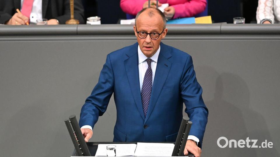 Kanzler Merz verteidigt im Bundestag am Donnerstagmorgen den schwarz-roten Reformkurs. Bild: Elisa Schu/dpa