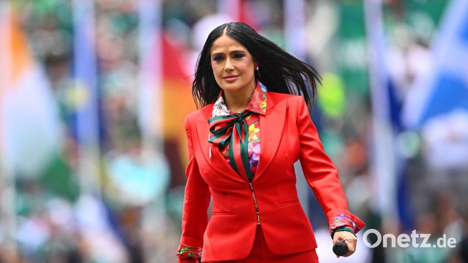Auftritt in Rot: Salma Hayek. (Archivbild) Bild: Tom Weller/dpa