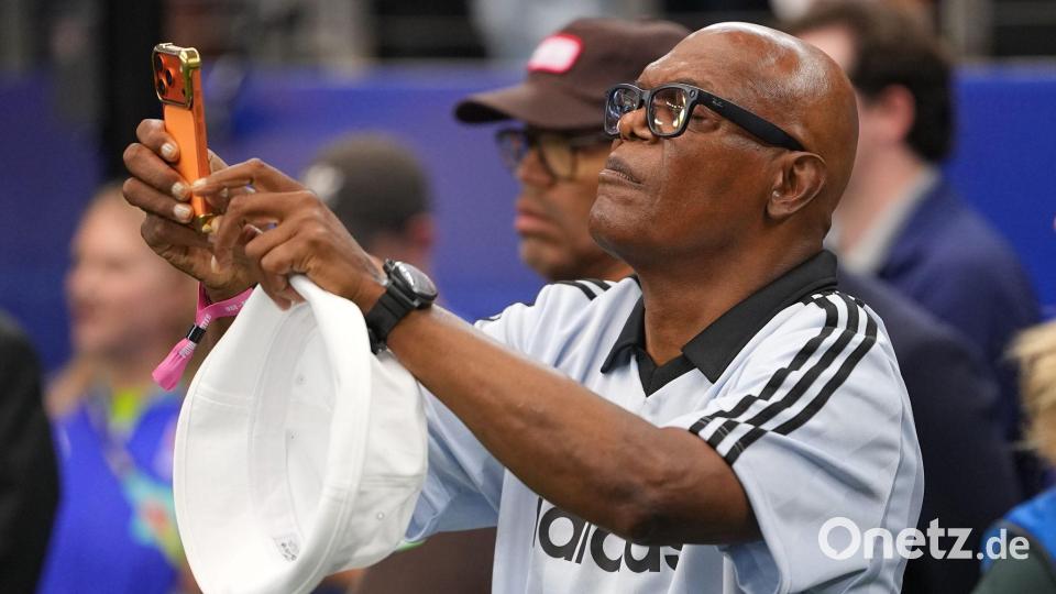 Auch ein Fußballfan: Schauspieler Samuel L. Jackson. (Archivbild) Bild: Julio Cortez/AP/dpa