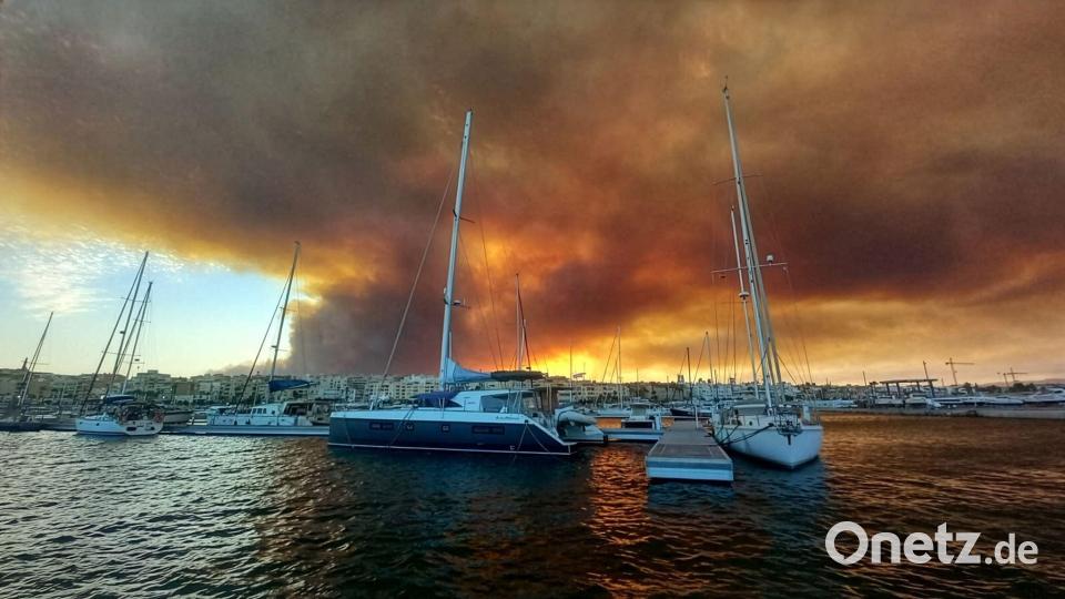 Der Brand wütet unweit der Mittelmeerküste. Bild: -/EUROPA PRESS/dpa