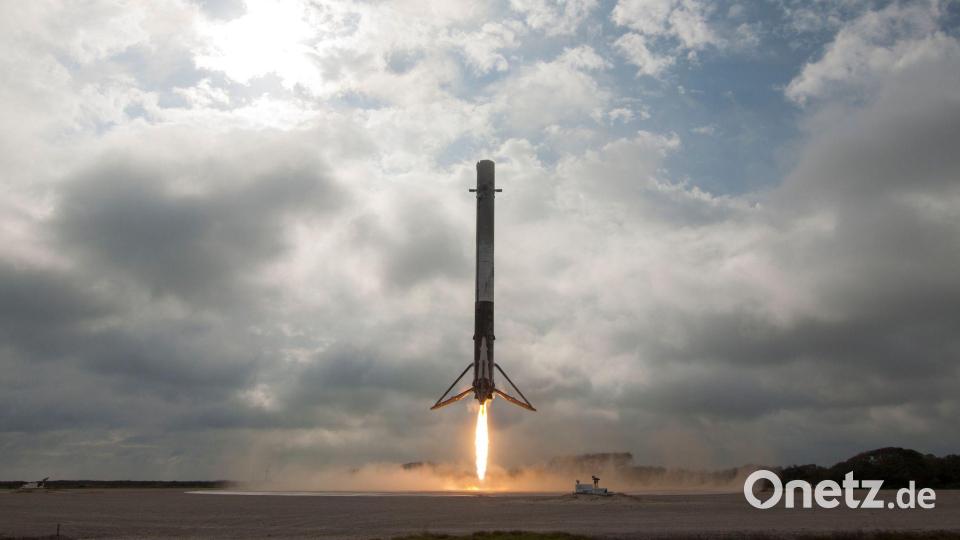 Stufen von „Falcon 9“-Trägerraketen können schon seit Jahren sicher landen. (Archivbild) Bild: picture alliance / Spacex/Planet Pix via ZUMA Wire/dpa