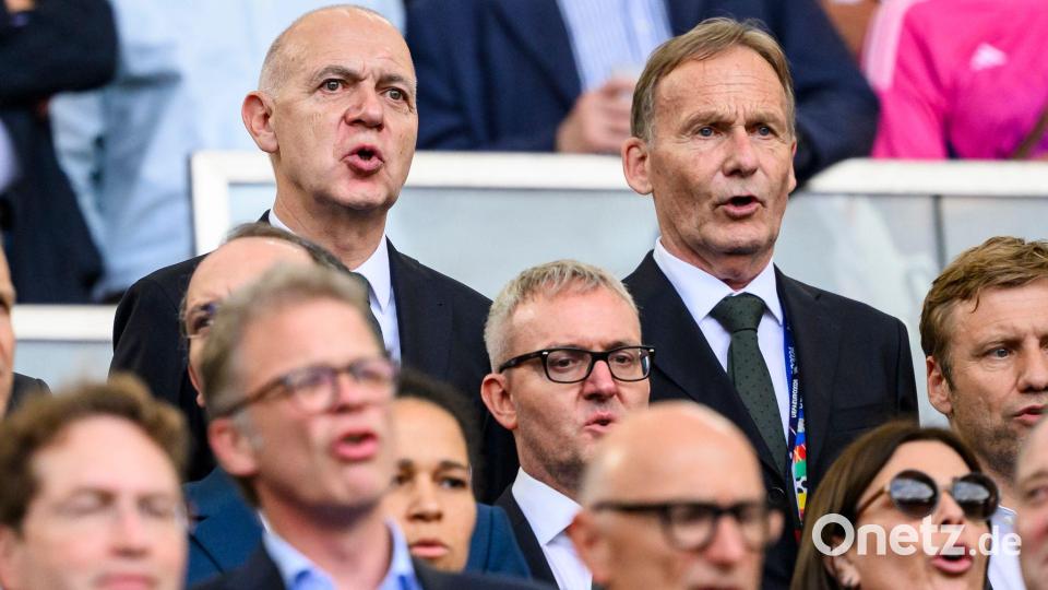 Neuendorf und Watzke reisen mit einem klaren Auftrag in die USA. (Archivbild) Bild: Tom Weller/dpa