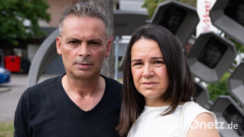 Für Hasan und Sibel Leyla haben bei dem rassistischen Anschlag auf das Olympia-Einkaufszentrum am 22. Juli 2016 ihren Sohn verloren. Bild: Sven Hoppe/dpa