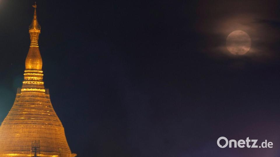 Der Hauptpreis des Karlsbader Filmfestivals geht nach Myanmar. Der Shwedagon, ein buddhistischer Sakralbau, ist das Wahrzeichen des südostasiatischen Landes. (Symbolbild) Bild: Thein Zaw/AP/dpa