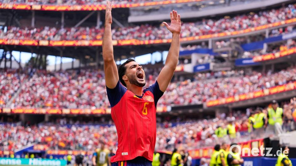 Schon wieder Matchwinner: Mikel Merino traf zum 2:1. Bild: Mark J. Terrill/AP/dpa