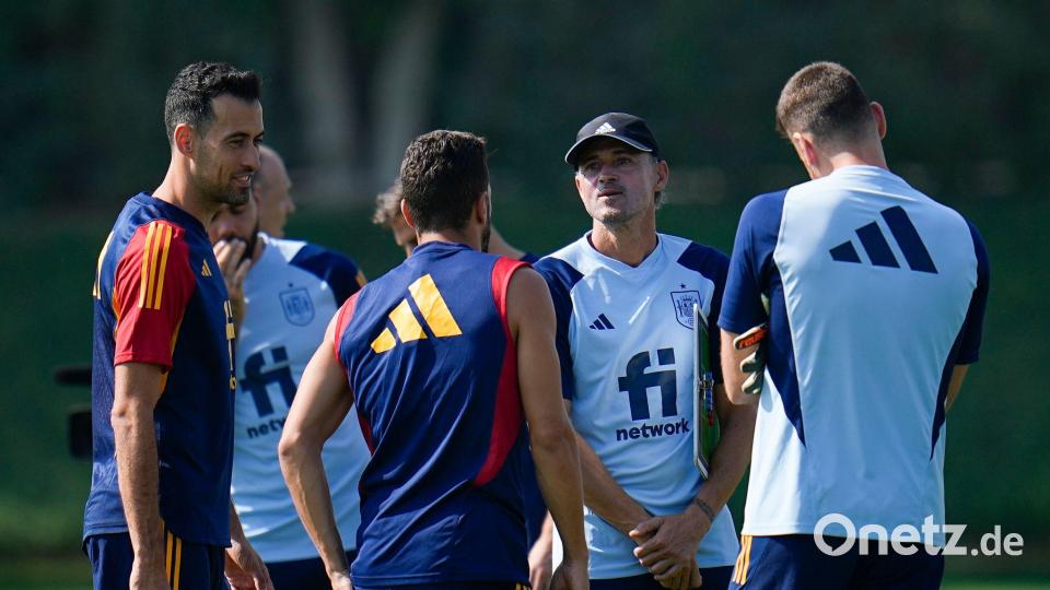 Bereits Spaniens Ex-Trainer Luis Enrique setzte auf Unai Simon im Tor. (Archivbild) Bild: Julio Cortez/AP/dpa