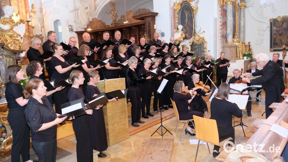 Das Vertrauen auf Gott war der zentrale Gedanke beim Konzert der Chorgemeinschaft St. Georg aus Pressath in der Klosterkirche zum Abschluss des Speinsharttages. Bild: Robert Dotzauer