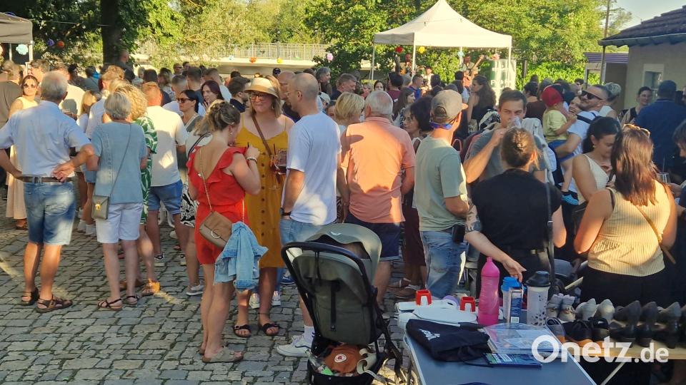 Nostalgie und Begegnung sind auf dem ersten Flowmarkt angesagt. Bild: mab
