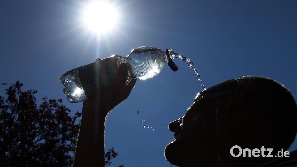 Trinken nicht vergessen. (Symbolbild) Bild: Karl-Josef Hildenbrand/dpa