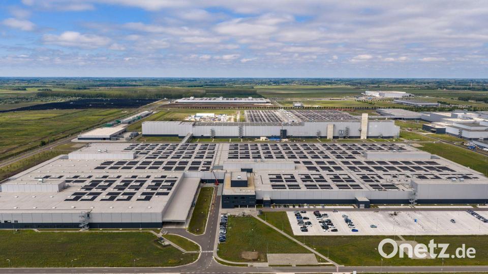Das Mercedes-Benz-Werk in Kecskemet ist die größte Autofabrik Ungarns. Bild: Mercedes-Benz AG/dpa