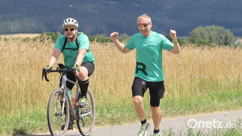 Der Läufer des Teams Rödl & Partner unterbot auf der Strecke Hahnbach - Sulzbach-Rosenberg den bisherigen Rekord von 30:06 Minuten des Teams FWI aus dem Jahr 2019 und setzte mit 29:41 Minuten eine neue Bestmarke. Bild: Heidi Franitza