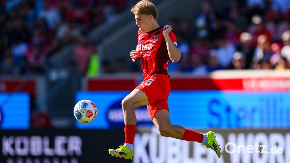 Behrens spielt künftig für den FC Augsburg. (Archivbild) Bild: Tom Weller/dpa