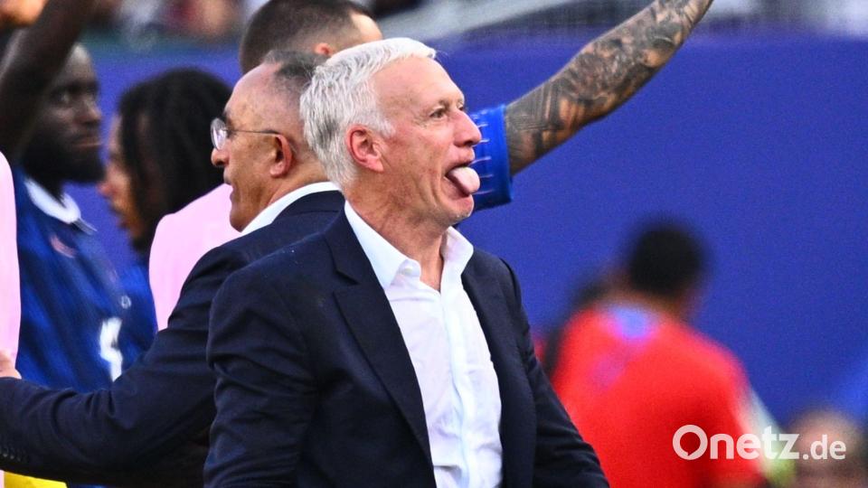 Zunge draußen: Deschamps nach dem hitzigen Sieg gegen Paraguay. (Archivbild) Bild: Tom Weller/dpa