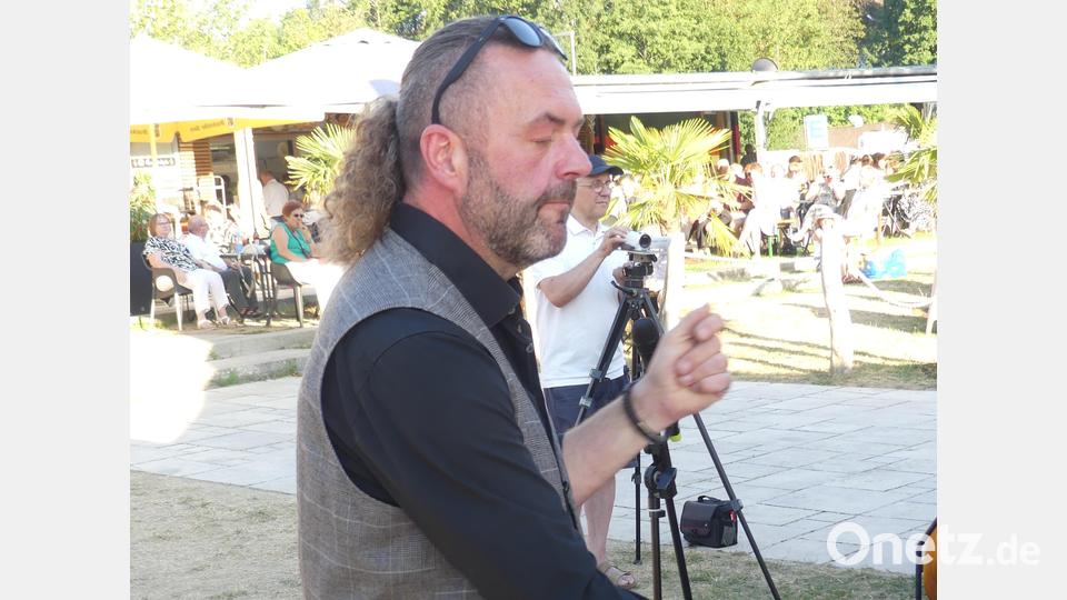Seit 25 Jahren genießt die Bigband das Dirigat von Markus König. Bild: Walther Hermann