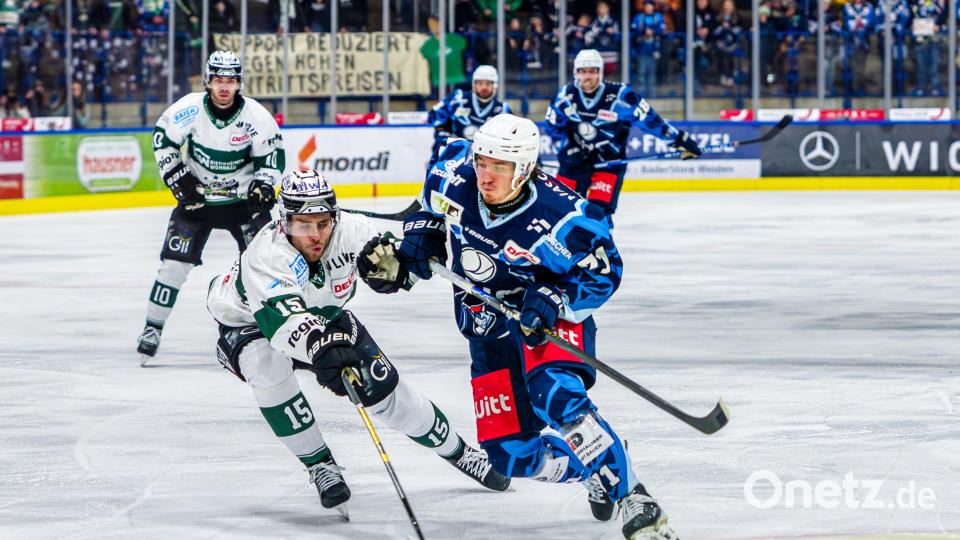 Cedric Schiemenz wird künftig nicht mehr für die Blue Devils Weiden auflaufen. Archivbild: Elke Englmaier