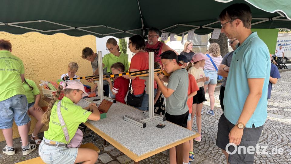 Beim Schützenverein Waldthurn kann man seine Treffsicherheit beim Lasergewehr-Schießen beweisen. Bild: fvo