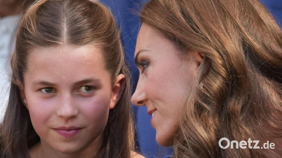 Prinzessin Kate und ihre Tochter Charlotte schauten sich in der Royal Box das Männer-Finale zwischen Jannik Sinner und Alexander Zverev an. Bild: Dave Shopland/Invision/AP/dpa
