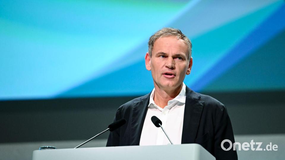 Volkswagen-Konzernchef Oliver Blume äußert sich erstmals zum möglichen Ausmaß des Stellenabbaus. (Archivbild) Bild: Britta Pedersen/dpa