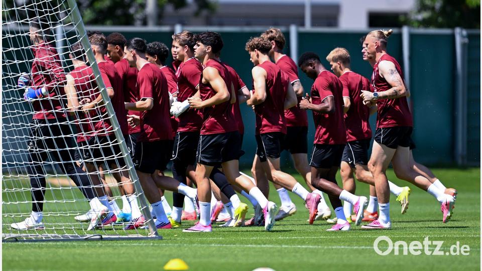 Augsburg will in der Bundesliga wieder auf einen einstelligen Tabellenplatz. Bild: Sven Hoppe/dpa