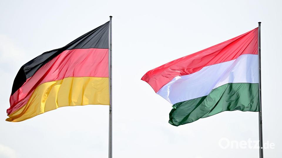 Deutsche Autobauer und Zulieferer sind auch in Ungarn vertreten - mit zunehmender Tendenz. (Symbolbild) Bild: Sebastian Gollnow/dpa