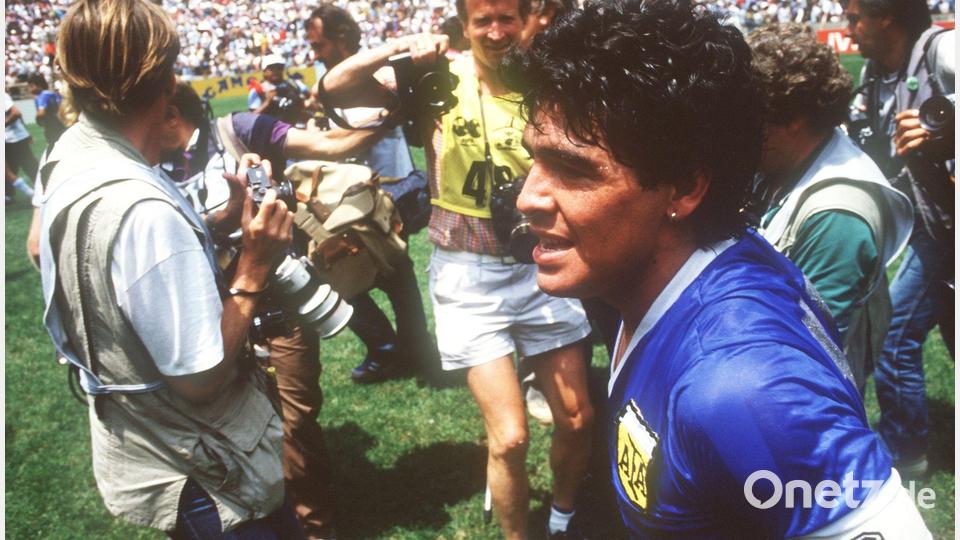 Diego Maradona nach dem WM-Viertelfinale 1986 gegen England. (Archivbild) Bild: picture-alliance / dpa